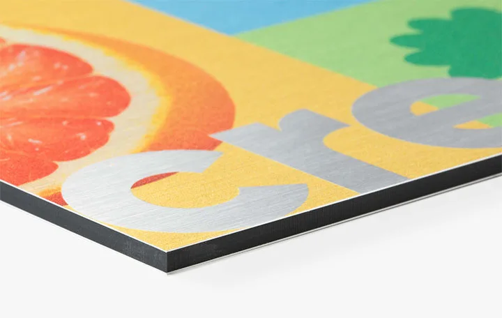 Geborsteld aluminium