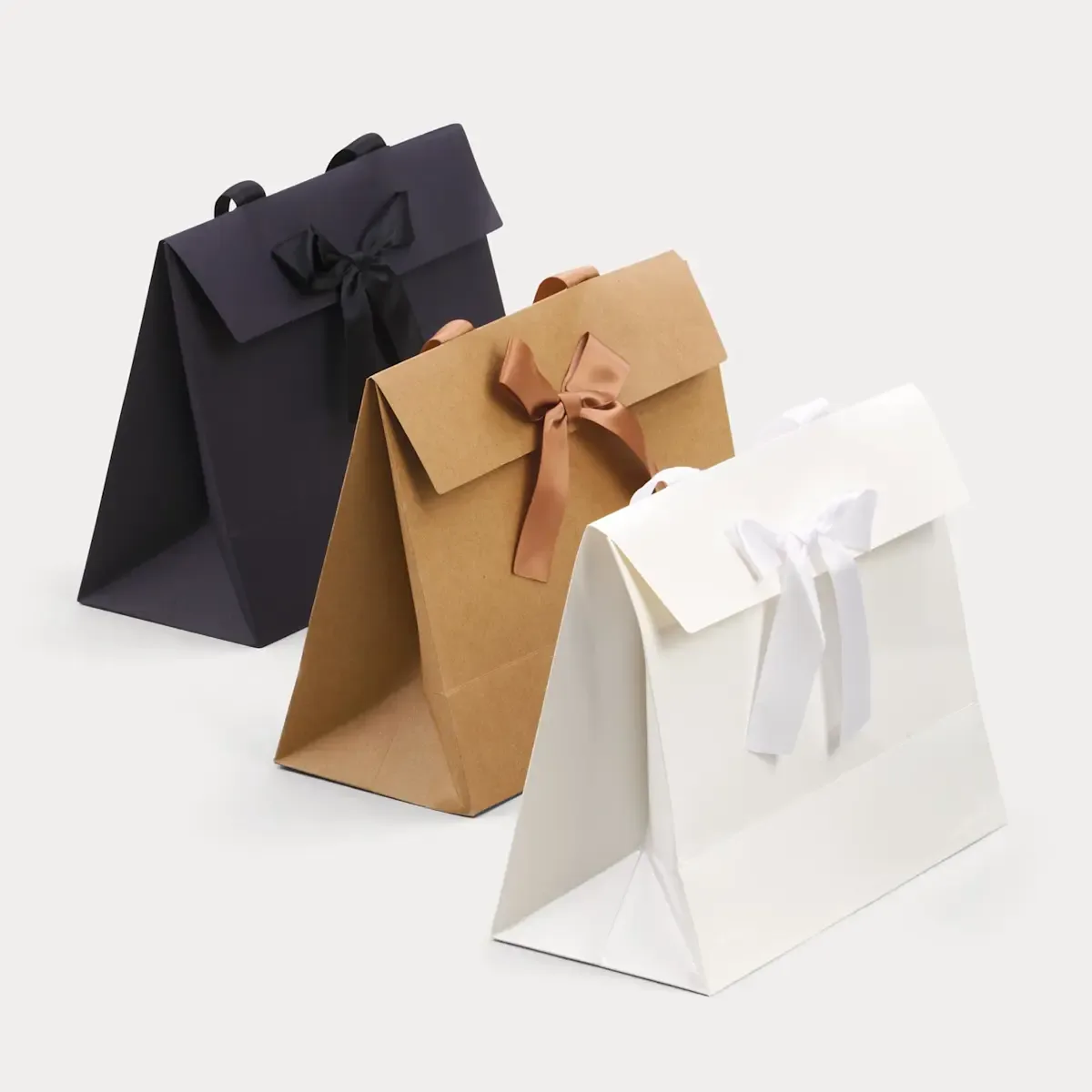Papieren cadeautasje met strik - bedrukt met jouw logo